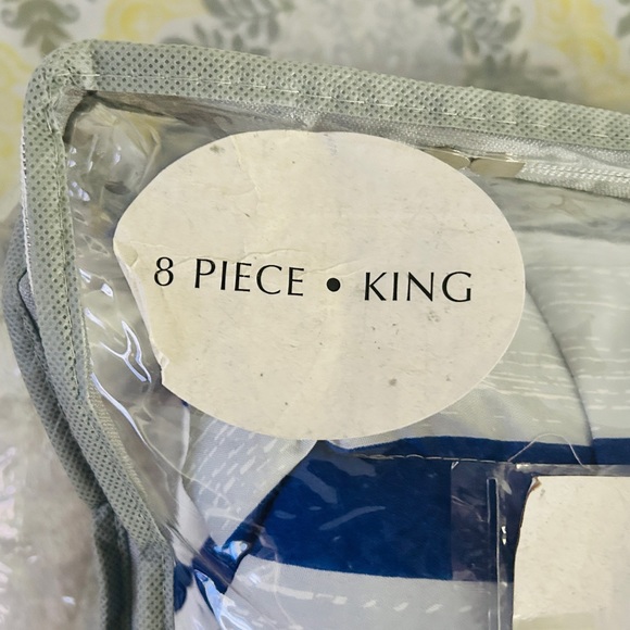 FAIRVILLE
8 PIECE BEDDING SET • KING - Picture 5 of 6